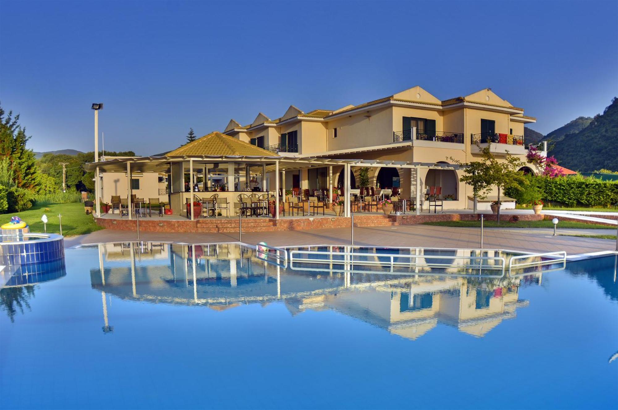 Coralli Hotel Perdika  Exterior photo